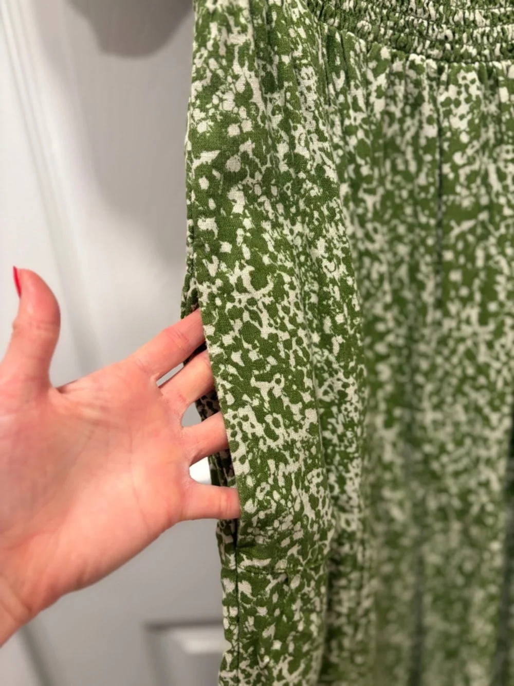 Abercrombie & Fitch Green & Ivory Puff-Sleeve Smocked Maxi Dress - Picture 7 of 8